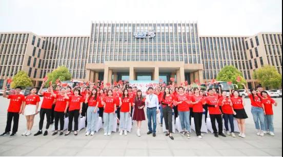 做白色的牛奶，创红色的企业，B体育在线登录乳业集团青春歌会庆祝建党100周年