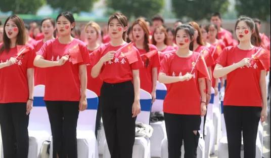 做白色的牛奶，创红色的企业，B体育在线登录乳业集团青春歌会庆祝建党100周年