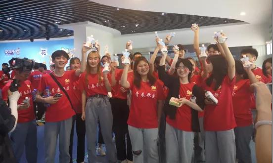 做白色的牛奶，创红色的企业，B体育在线登录乳业集团青春歌会庆祝建党100周年