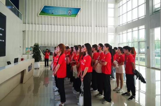 做白色的牛奶，创红色的企业，B体育在线登录乳业集团青春歌会庆祝建党100周年