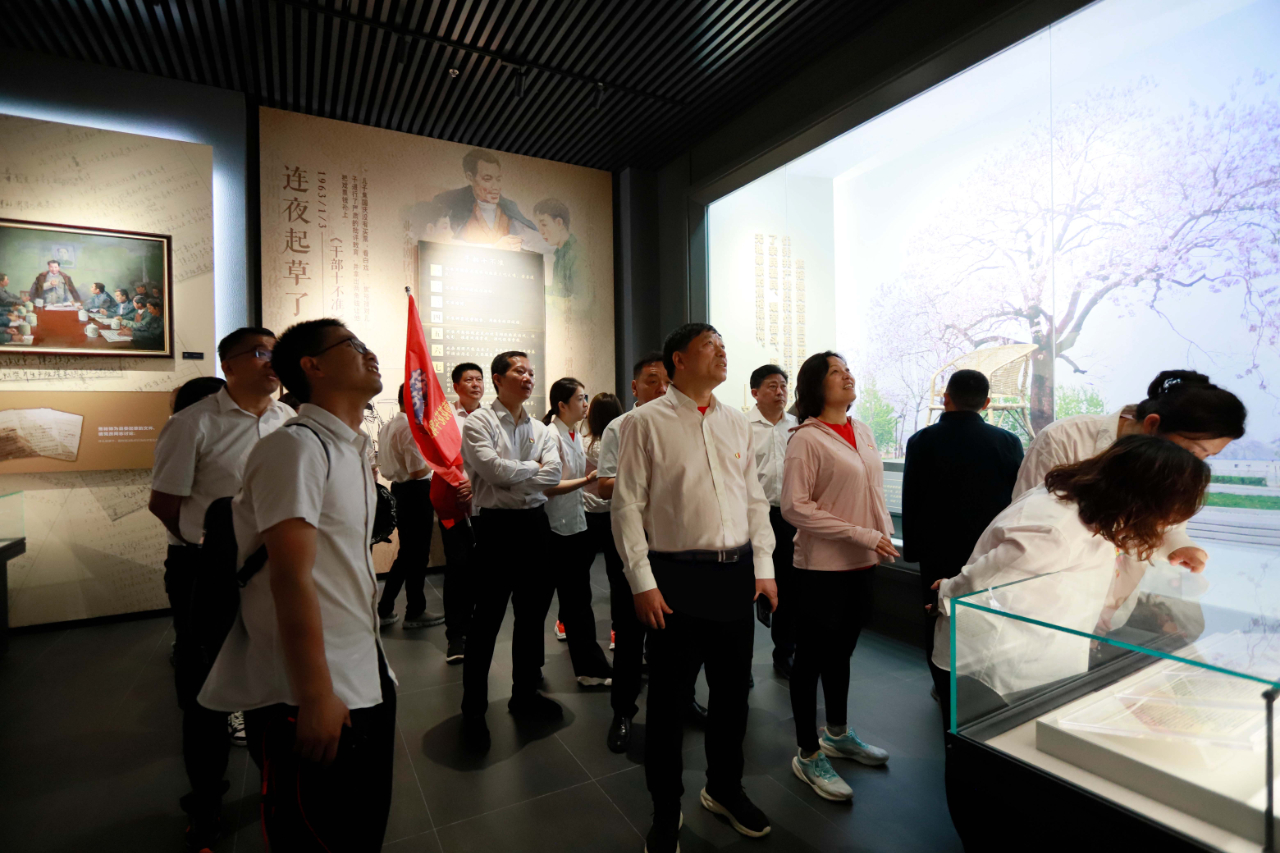 砥砺初心使命，汲取奋进力量丨B体育在线登录乳业集团党委组织开展学习“焦裕禄精神”主题党日活动