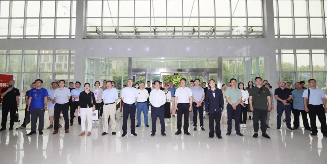 B体育在线登录丨中国人民大学河南校友会莅临B体育在线登录参观座谈