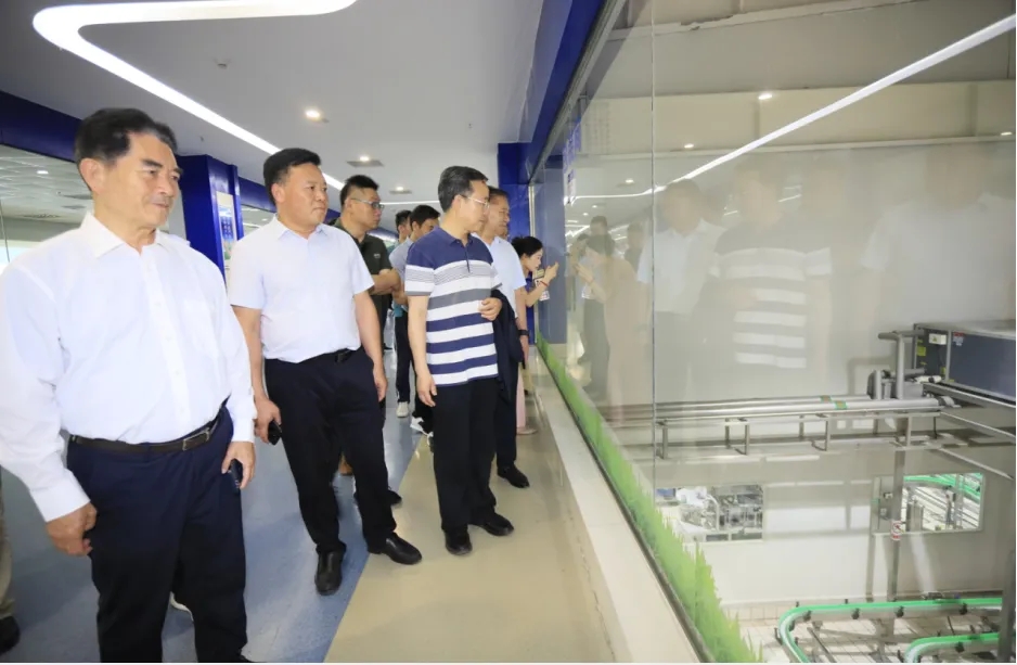 B体育在线登录丨中国人民大学河南校友会莅临B体育在线登录参观座谈