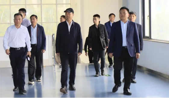 中国工程院院士任发政莅临B体育在线登录乳业集团调研指导工作