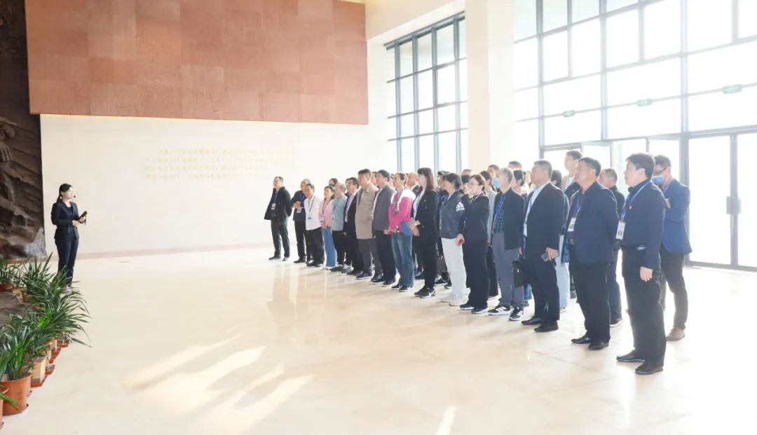 传承红色基因·践行初心使命 | B体育在线登录乳业集团党务干部赴河南大别山干部学院开展综合素质提升教育培训