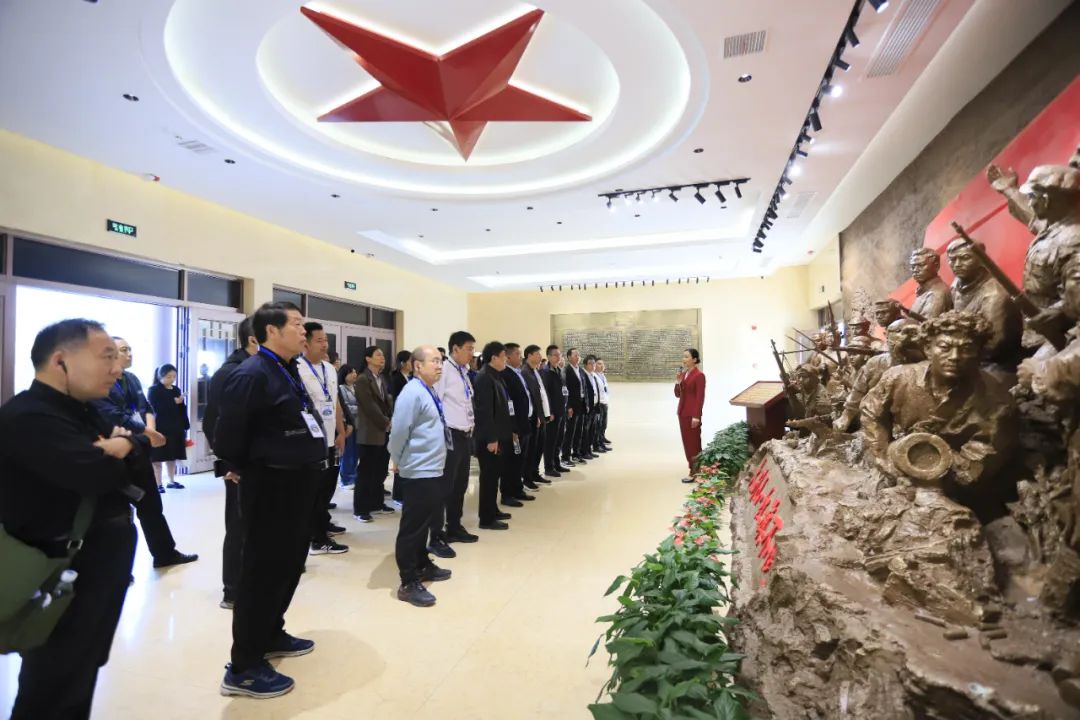 传承红色基因·践行初心使命 | B体育在线登录乳业集团党务干部赴河南大别山干部学院开展综合素质提升教育培训