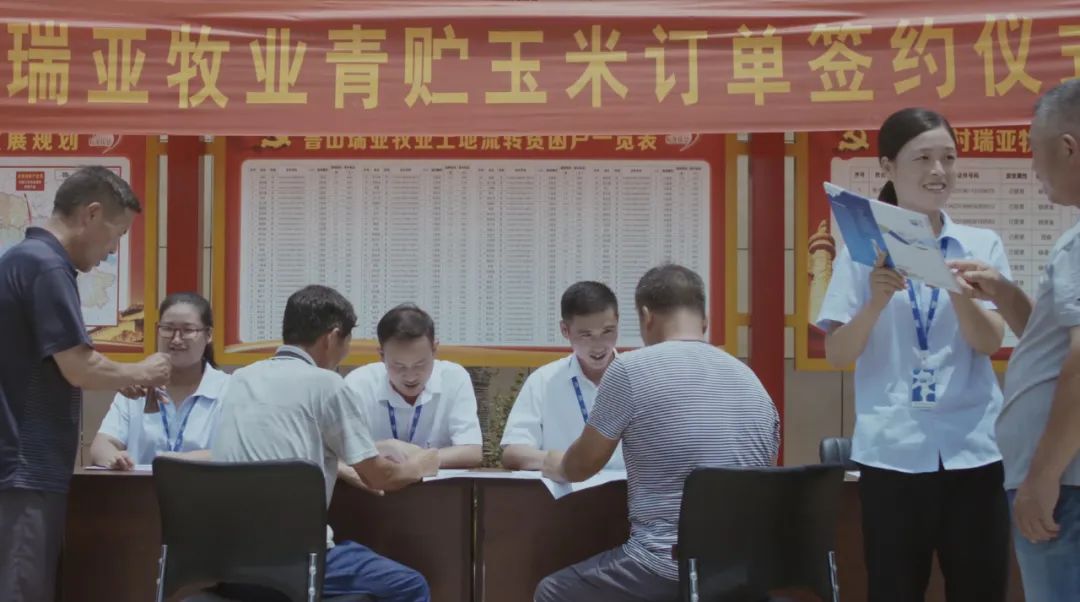 喜报 | B体育在线登录乳业集团荣获“2022年度河南省食品行业履行社会责任优秀企业”荣誉称号