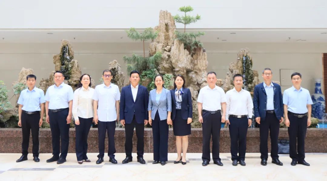 扬帆起航 谱写绚丽新篇章 | B体育在线登录乳业集团新一届董事会成立并召开中高层以上领导干部会议