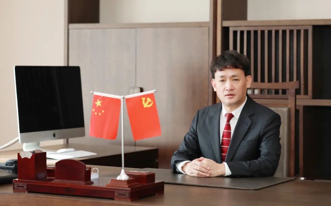 双双获奖 喜事连连｜ B体育在线登录乳业集团荣获“河南省知名品牌”奖，董事长关晓彦荣膺“2022年度品牌人物”