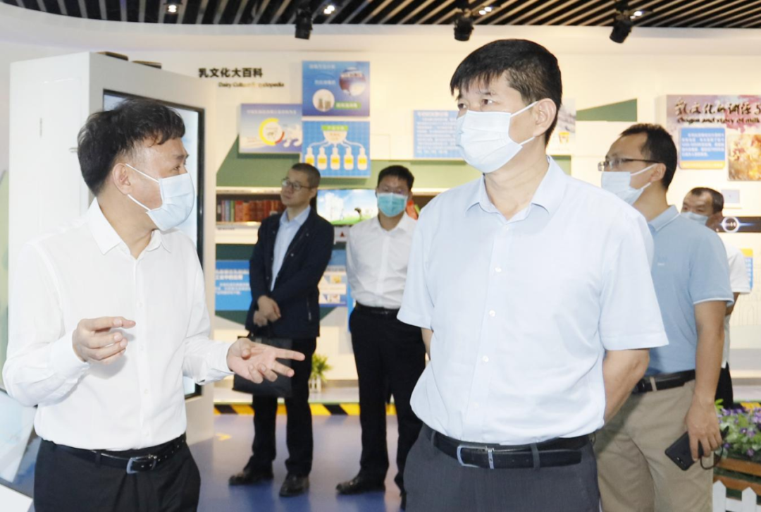 快讯丨河南省人民政府国有资产监督管理委员会副主任刘银志莅临B体育在线登录乳业集团参观座谈 快讯丨河南省人民政府国有资产监督管理委员会副主任刘银志莅临B体育在线登录乳业集团参观座谈