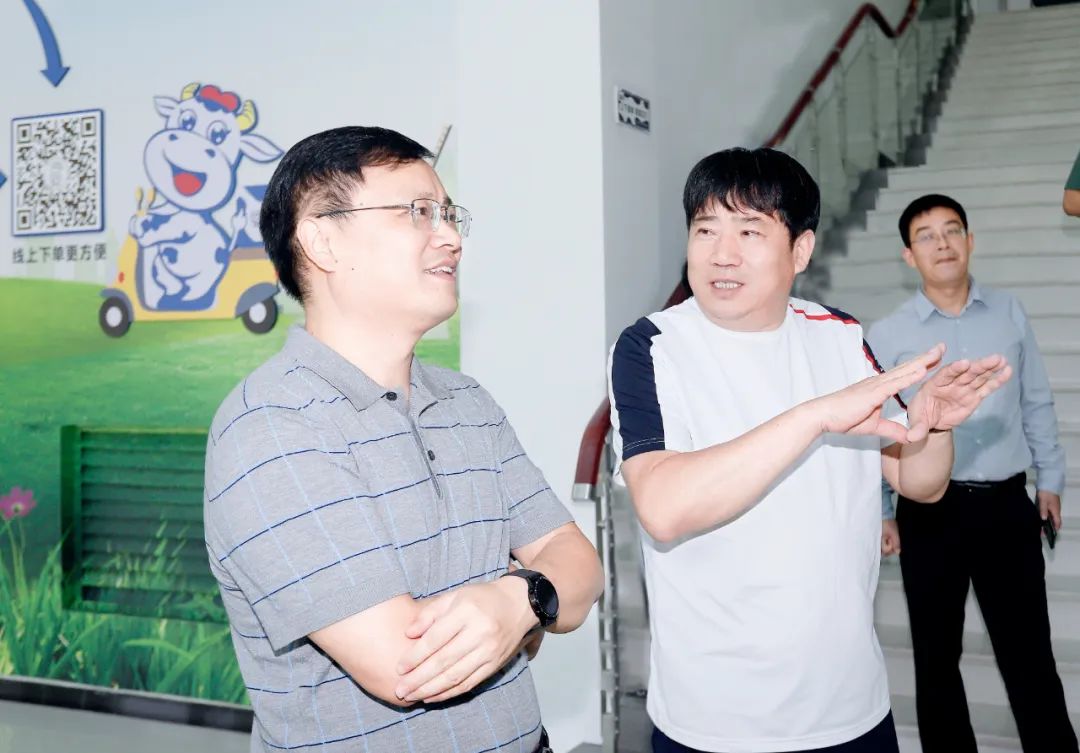 快讯｜社旗县人民政府县长关文波一行莅临B体育在线登录乳业集团参观考察