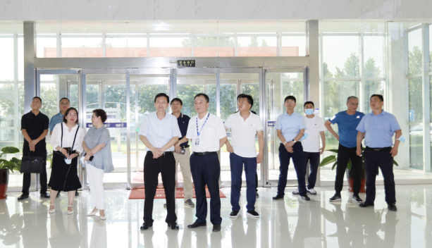 快讯|郑州市二七区委副书记、区长虎荣鑫莅临河南B体育在线登录乳业集团调研