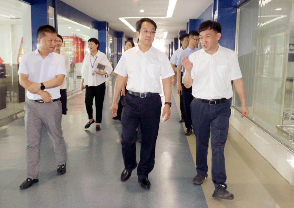 河南省高级人民法院院长胡道才一行莅临B体育在线登录乳业集团开展“万人助万企”活动 助力企业发展 河南省高级人民法院院长胡道才一行莅临B体育在线登录乳业集团开展“万人助万企”活动 助力企业发展