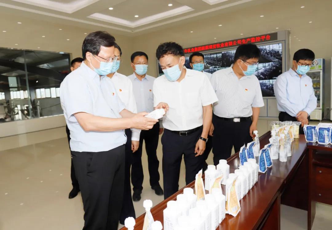 快讯 | 河南省委常委、省纪委书记、省监委主任任正晓莅临B体育在线登录乳业集团新蔡瑞亚牧场调研
