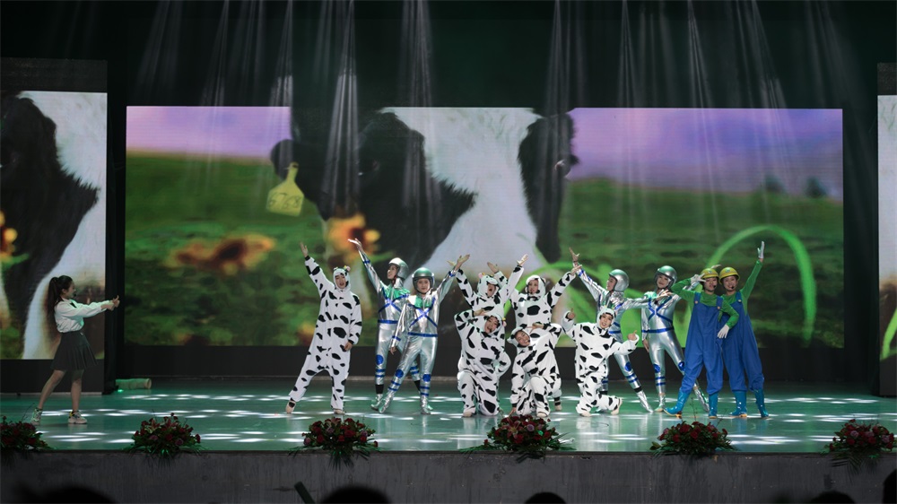 “不忘初心、聚力前行” B体育在线登录集团2018迎新春联欢会隆重举行 “不忘初心、聚力前行” B体育在线登录集团2018迎新春联欢会隆重举行