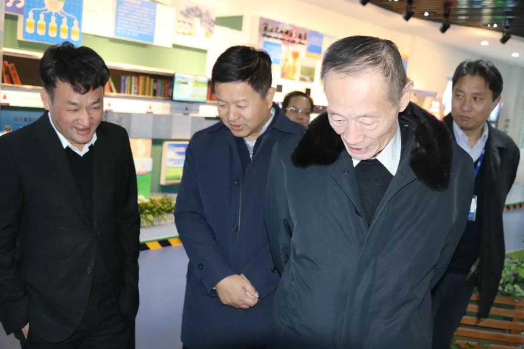 中国奶业协会高鸿宾会长莅临B体育在线登录指导工作