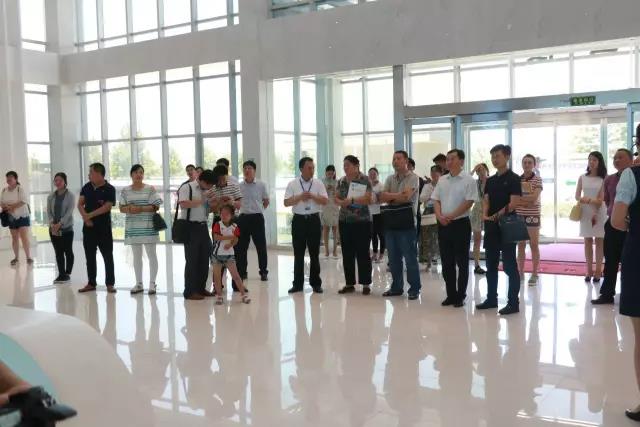 河南省食品安全座谈会暨百场食安讲座进校园启动仪式在B体育在线登录举行