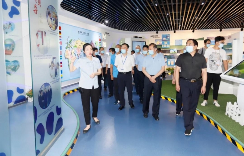 郑州市安全生产双重预防体系建设现场观摩会在B体育在线登录乳业集团郑州分公司召开