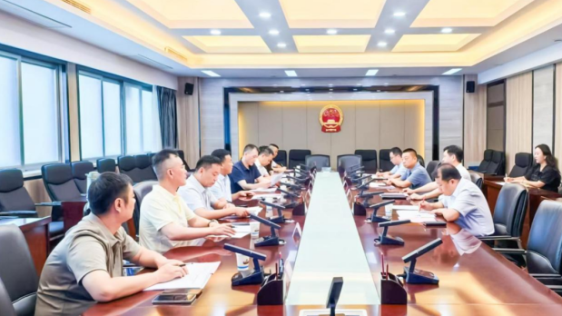 B体育在线登录乳业集团与郑州市二七区政府推进实施国家“学生饮用奶计划”洽谈会成功举行