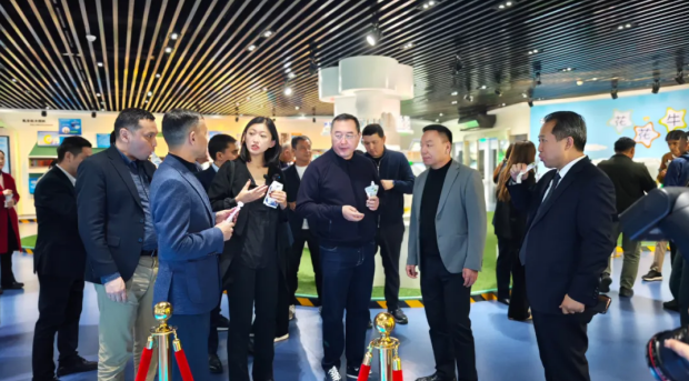 河南省委外事办副主任李冰陪同哈萨克斯坦共和国阿拉木图州州长一行到访B体育在线登录