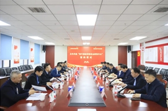 河南B体育在线登录乳业集团与河南牧业经济学院签署奶牛健康养殖校企研发中心合作协议